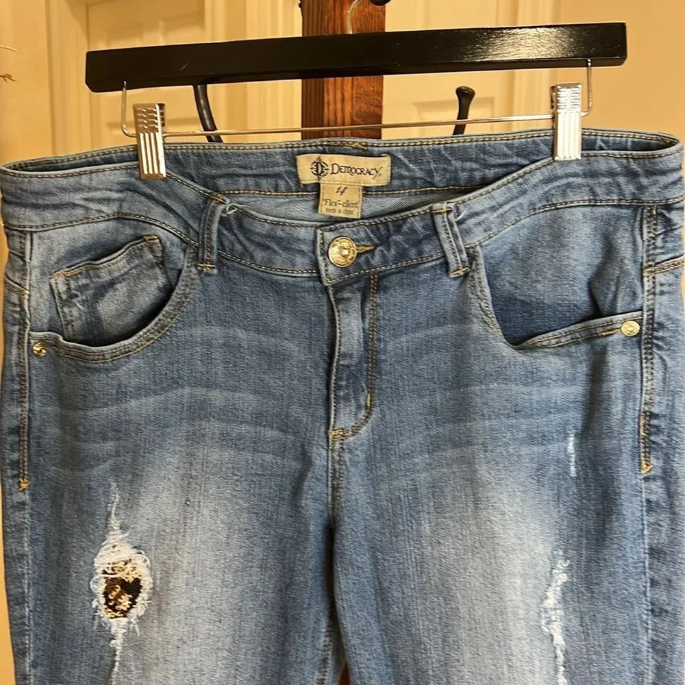 Democracy Flex‎ Ellent Distressed Jeans - Picture 2 of 10